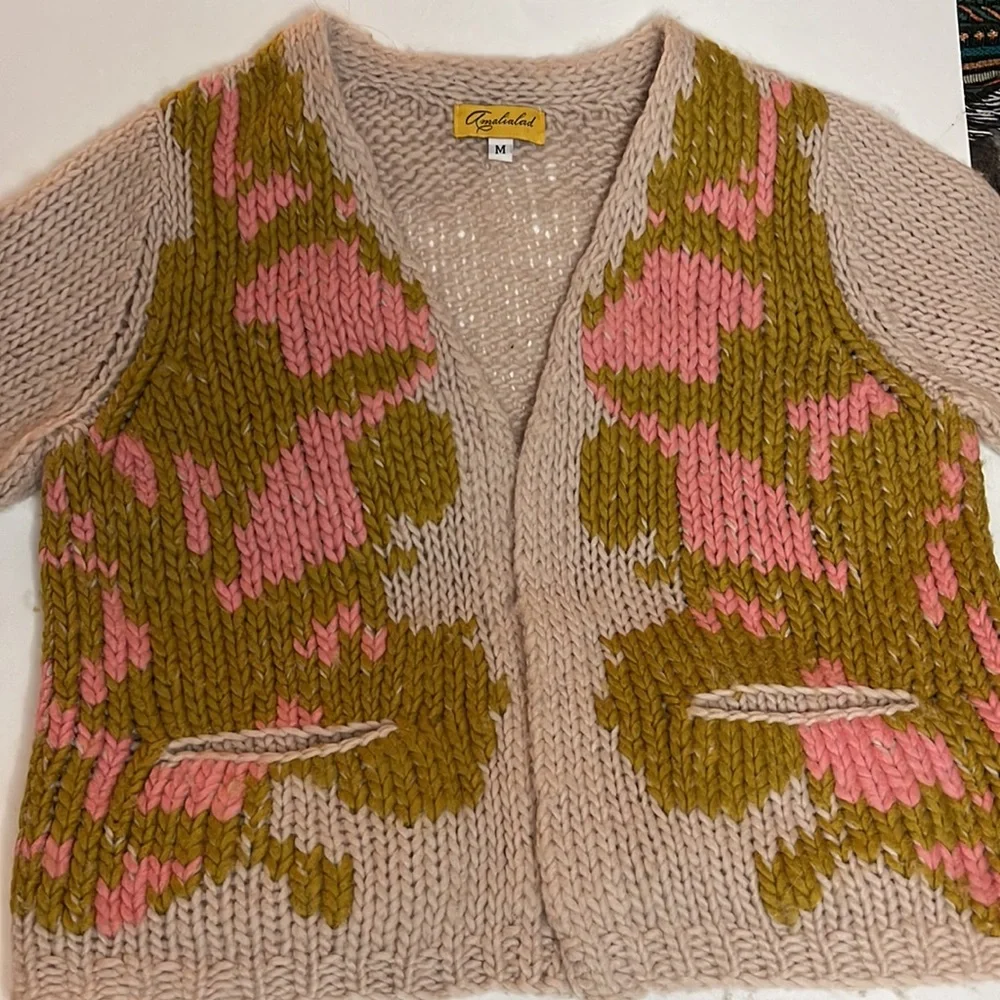 Amalialad 100% Wool cardigan - Picture 2 of 5